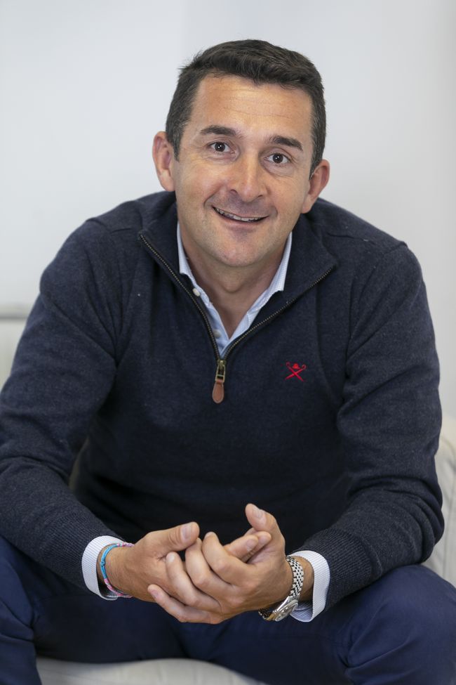 Tomás Santa Cecilia en consulta