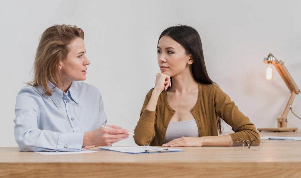 Las 22 mejores preguntas para terapia de Psicología